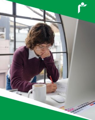 Kreativní flow ☕️✨ Když se dobré nápady rodí u šálku kávy a plného soustředění.